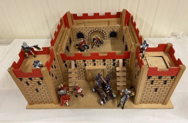Ritterburg mit Rammbock
